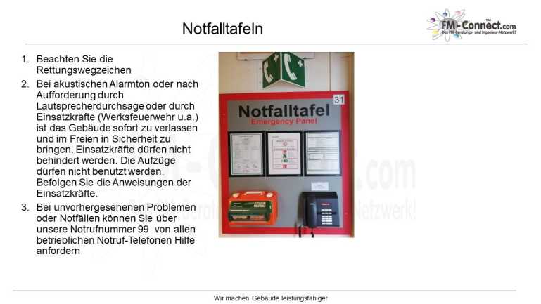 Notfallmanagement – Übersicht der Notfalltafeln und Alarmierungsketten zur schnellen Reaktion bei Notfällen auf dem Betriebsgelände. Darstellung von Notfalltafeln mit wichtigen Notrufnummern, Erste-Hilfe-Hinweisen und Verhaltensregeln für Fremdfirmen im Falle eines Unfalls oder Brandes.